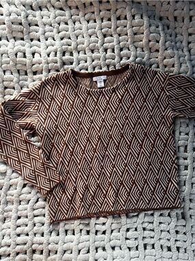 Women’s Geometric Crewneck Sweater in Brown and Cream